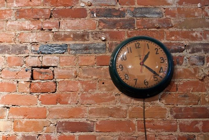 Clock 670x450